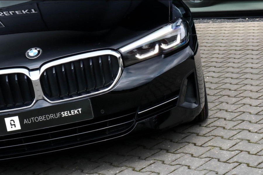 BMW 5 Serie Touring 530e - NIEUW MODEL - LED - CARPLAY