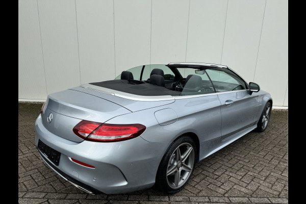 Mercedes-Benz C-Klasse Cabrio 180 AMG CABRIO Automaat Sfeerverlichting Airscarf Nekverwarming Automaat-Cruise control-Achteruitrijcamera-Sfeerverlichting- Alarm klasse3 Spiegelpakket Stoelverwarming Zwarte hemel