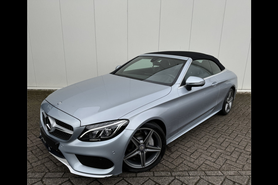 Mercedes-Benz C-Klasse Cabrio 180 AMG CABRIO Automaat Sfeerverlichting Airscarf Nekverwarming Automaat-Cruise control-Achteruitrijcamera-Sfeerverlichting- Alarm klasse3 Spiegelpakket Stoelverwarming Zwarte hemel