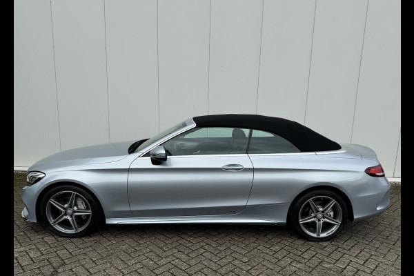 Mercedes-Benz C-Klasse Cabrio 180 AMG CABRIO Automaat Sfeerverlichting Airscarf Nekverwarming Automaat-Cruise control-Achteruitrijcamera-Sfeerverlichting- Alarm klasse3 Spiegelpakket Stoelverwarming Zwarte hemel