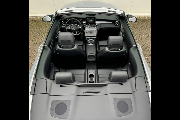 Mercedes-Benz C-Klasse Cabrio 180 AMG CABRIO Automaat Sfeerverlichting Airscarf Nekverwarming Automaat-Cruise control-Achteruitrijcamera-Sfeerverlichting- Alarm klasse3 Spiegelpakket Stoelverwarming Zwarte hemel