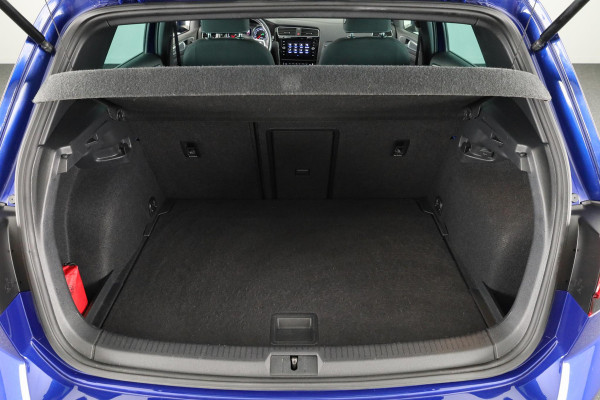 Volkswagen Golf 1.5 TSI Highline Business R 150 PK DSG (Automaat) | Panoramadak | Dynaudio | 18" Sebring velgen | Standkachel |