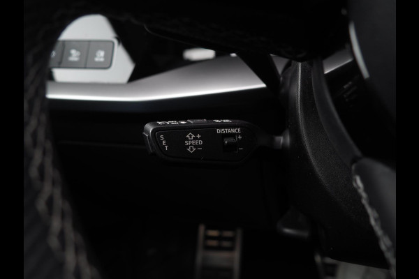 Audi A3 Sportback 30 TFSI S-line edition / Adaptieve cruise / Stoelverwarming / Carplay