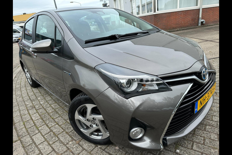 Toyota Yaris 1.5 HYBRID DYNAMIC 2017 AUTOMAAT NAVI SPORT NAP GARANTIE