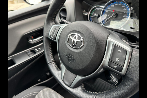 Toyota Yaris 1.5 HYBRID DYNAMIC 2017 AUTOMAAT NAVI SPORT NAP GARANTIE