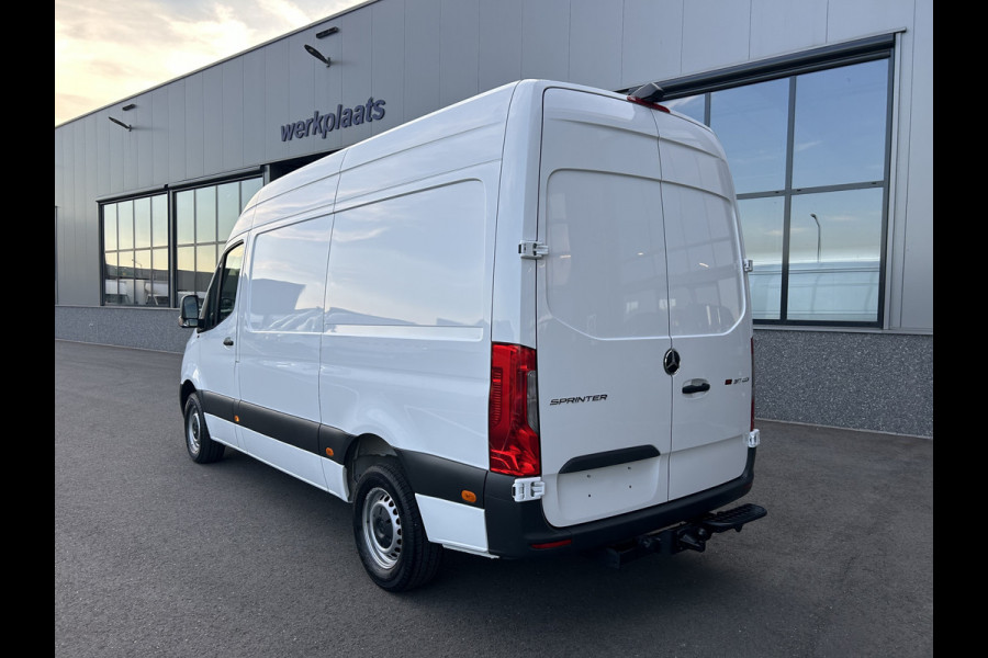 Mercedes-Benz Sprinter 317 CDI L2 H2 9G-TRONIC / 2800KG Trekhaak / MBUX / Carplay navigatie / Camera / Cruise control / Airco / 270 Graden achterdeuren