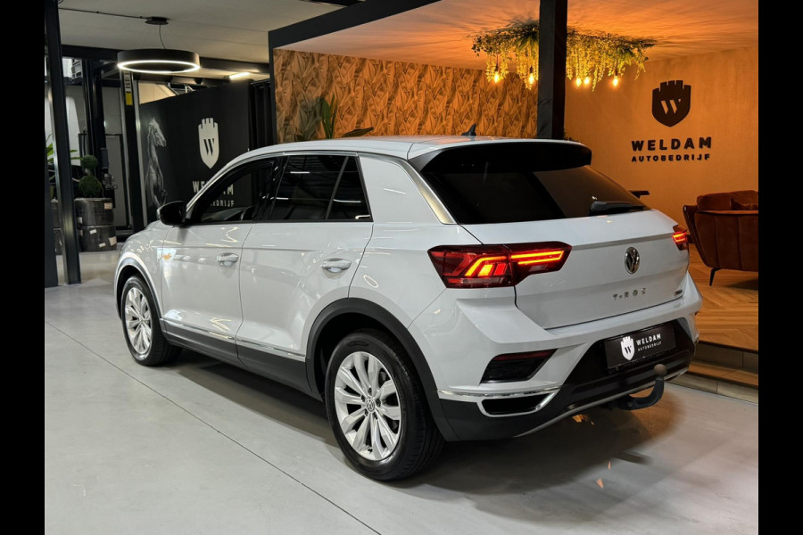 Volkswagen T-Roc 2.0 TSI 4Motion Sport Garantie Xenon Trekhaak LED ACC Lane Navi Camera Carplay Rijklaar