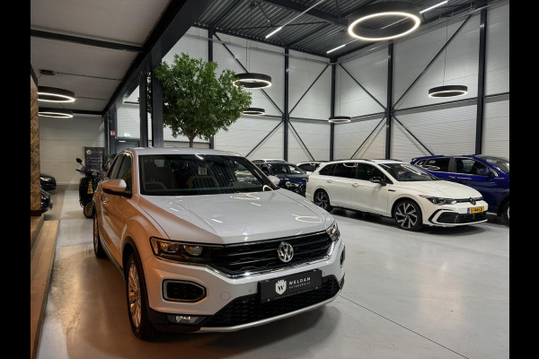 Volkswagen T-Roc 2.0 TSI 4Motion Sport Garantie Xenon Trekhaak LED ACC Lane Navi Camera Carplay Rijklaar