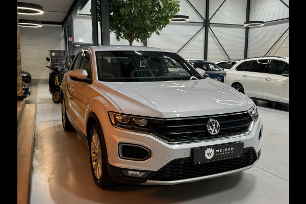 Volkswagen T-Roc 2.0 TSI 4Motion Sport Garantie Xenon Trekhaak LED ACC Lane Navi Camera Carplay Rijklaar