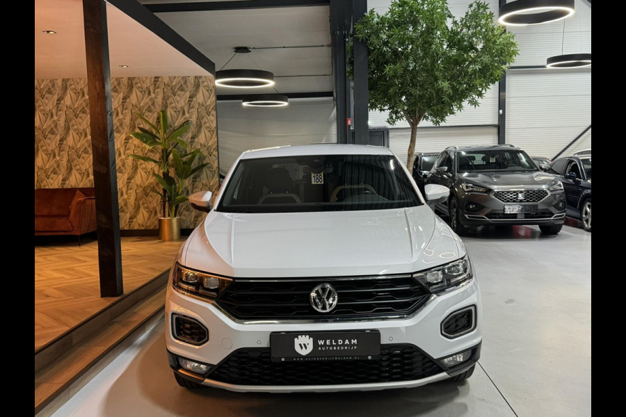 Volkswagen T-Roc 2.0 TSI 4Motion Sport Garantie Xenon Trekhaak LED ACC Lane Navi Camera Carplay Rijklaar