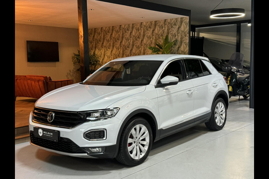 Volkswagen T-Roc 2.0 TSI 4Motion Sport Garantie Xenon Trekhaak LED ACC Lane Navi Camera Carplay Rijklaar