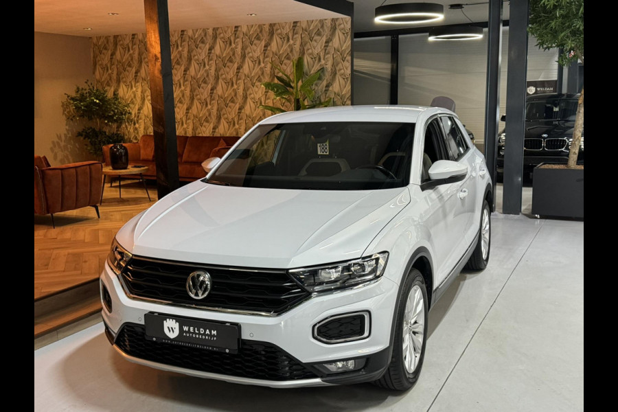 Volkswagen T-Roc 2.0 TSI 4Motion Sport Garantie Xenon Trekhaak LED ACC Lane Navi Camera Carplay Rijklaar