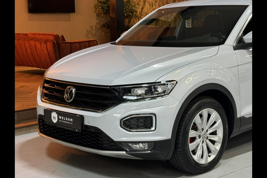 Volkswagen T-Roc 2.0 TSI 4Motion Sport Garantie Xenon Trekhaak LED ACC Lane Navi Camera Carplay Rijklaar