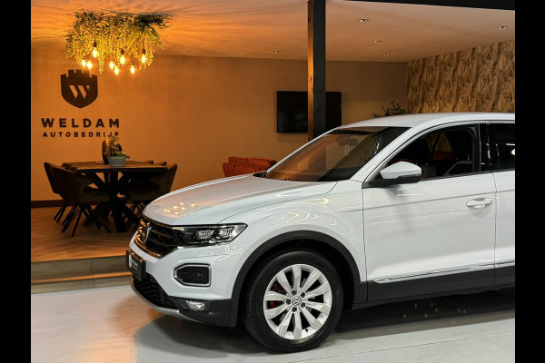 Volkswagen T-Roc 2.0 TSI 4Motion Sport Garantie Xenon Trekhaak LED ACC Lane Navi Camera Carplay Rijklaar