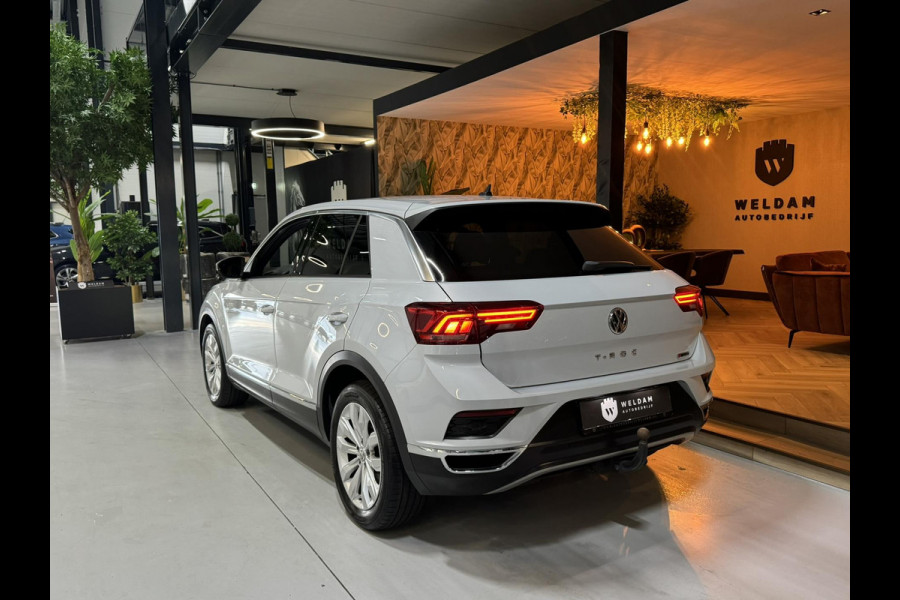 Volkswagen T-Roc 2.0 TSI 4Motion Sport Garantie Xenon Trekhaak LED ACC Lane Navi Camera Carplay Rijklaar