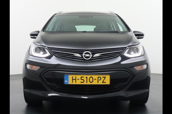 Opel Ampera-E 204pk 65 kWh NW Accupakket Navi Camera Pdc Dodehoek Ecc Apps Bordherkenning Adaptive Cruise Keyless Entry/go Parkassist Verwarmd ParkeerSensoren Voicecommand Connected-Service Multimedia WiFi voorber. Business executive bereik tot 505km origin.NLse auto 1e eigenaar Dealer onderhouden