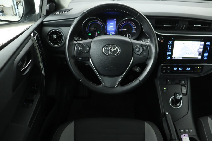 Toyota Auris 1.8 Hybride Trend | Panoramadak | Navigatie | Camera | Climate control | Cruise control | DAB | Getint glas