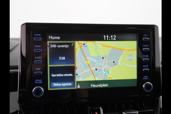 Toyota Corolla 1.8 Hybride AUT. 122PK Miracast MirrorScreen Camera ECC Navi DAB+ Bluetooth Keyless LMV"17 Cruise Control Lane Assist Privacy Gl SmartDeviceLink Multifunct. Lederen-Stw Draadloze Tel.-oplader Mistlampen Leder stw Elec Ramen en Spiegels + inkl. 1e eigenaar, origineel NL auto ! Dealer onderhouden