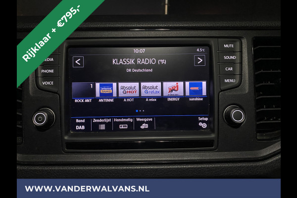 Volkswagen Crafter 2.0 TDI 140pk L5H4 L4H3 Euro6 *Rijklaar* Airco | 3000kg Trekvermogen | Parkeersensoren | apple carplay 270gr deuren, bluetooth telefoonvoorbereiding