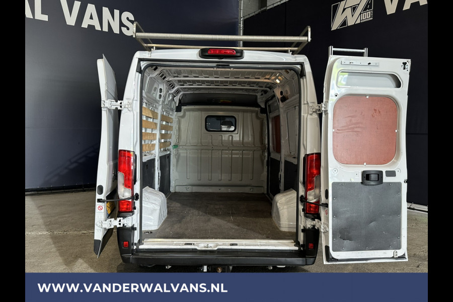 Opel Movano 2.2D 141pk L2H2 Euro6 Airco | Imperiaal | Trekhaak | Navigatie | Camera Cruisecontrol, Bijrijdersbank