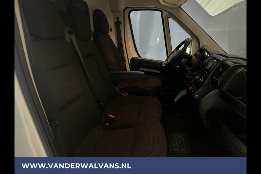 Opel Movano 2.2D 141pk L2H2 Euro6 Airco | Imperiaal | Trekhaak | Navigatie | Camera Cruisecontrol, Bijrijdersbank