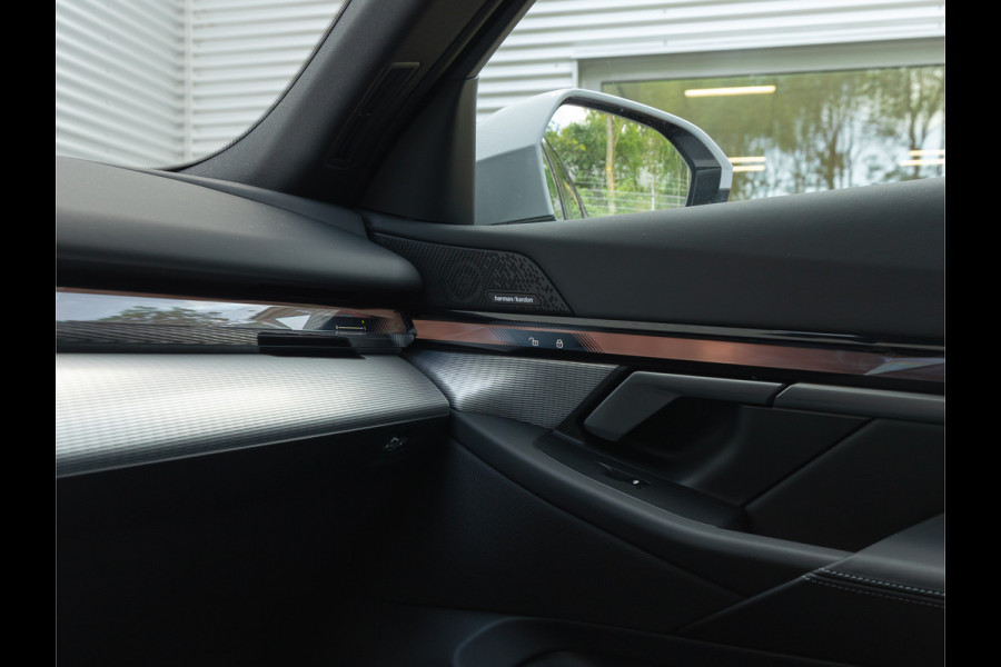 BMW i5 eDrive40 M-Sport Pro - Pano - Driving Ass Prof - Stoelventilatie - Harman Kardon