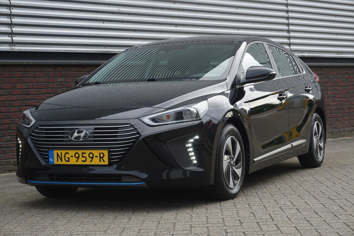 Hyundai IONIQ 1.6 GDi Hybrid Adaptive-Cruise/Camera/ Apple CarPlay/Dealeronderhouden/Rijklaarprijs!