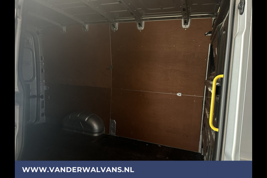 Volkswagen Crafter 2.0 TDI L3H3 L2H2 Euro6 Airco | Trekhaak | Navigatie | Camera | Cruisecontrol Parkeersensoren, Apple Carplay, Android Auto, Chauffeursstoel, Bijrijdersbank