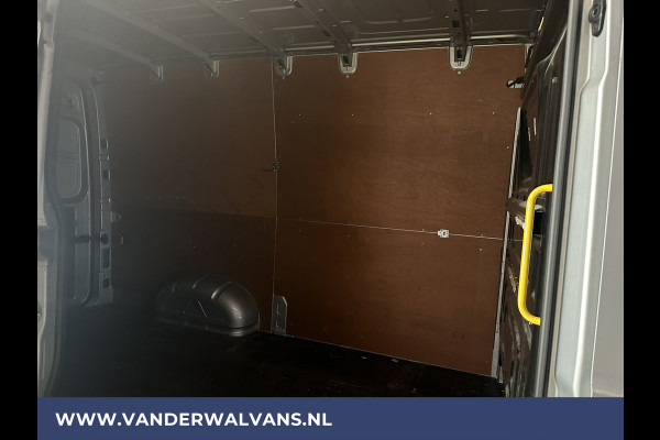 Volkswagen Crafter 2.0 TDI L3H3 L2H2 Euro6 Airco | Trekhaak | Navigatie | Camera | Cruisecontrol Parkeersensoren, Apple Carplay, Android Auto, Chauffeursstoel, Bijrijdersbank