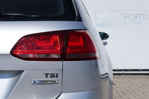 Volkswagen GOLF Variant 1.0 TSI Comfortline NL AUTO | NAVI | TREKHAAK | ECC | PDC VOOR & ACHTER |