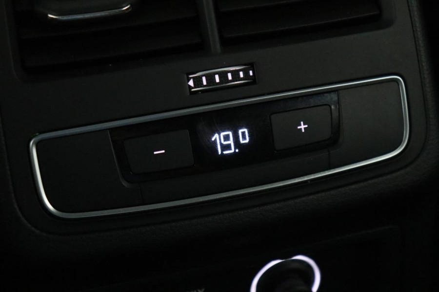 Audi A4 35 TFSI Sport Edition | Adaptive Cruise | Leder | DAB+ | Audi Sound | PDC | Navigatie | Full LED | Sportstoelen