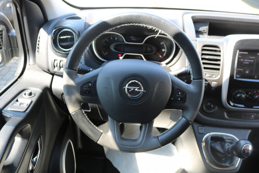 Opel Vivaro 1.6 CDTI L2 H1 145pk Airco Navigatie Camera Trekhaak