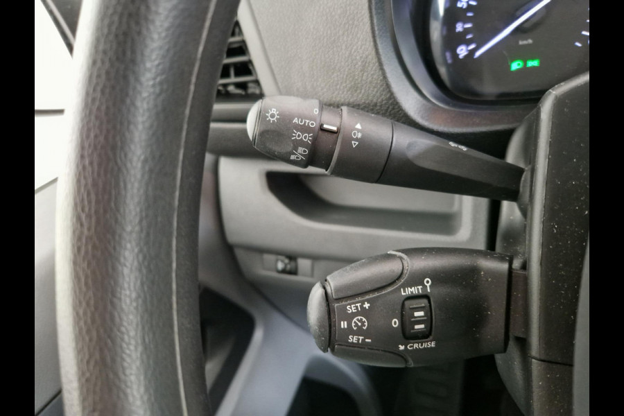 Peugeot Expert 1.5 BlueHDI 100 Compact Premium Trekhaak | Lat-om-Lat | Houten vloer in laadruimte | Dakdragers | Apple Carplay/Android Auto