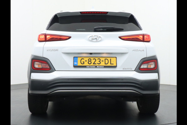 Hyundai Kona EV 64 kWh 204PK Grootste ACCU 3d-Navi Camera Apple Carplay DAB Android PDC Warmtepomp Lane-assist+Waarsch. Adaptive-CruiseContro Fashion Connected Services Elektr.Ramen+Spiegels Licht+Regensensor ACC HuD ETMS Priv.Glas ESP Vermoeidheids-herk. Botswaarsch. AEB ASR ESP nieuw 43000 euro Grootste EV bereik in zijn klasse! origineel NL auto 1e Eigenaar