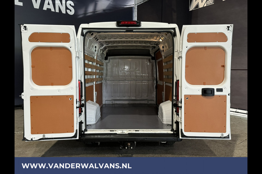 Peugeot Boxer 2.2 BlueHDi 140pk L2H2 Euro6 ** Airco | Navigatie | Camera | Cruisecontrol Trekhaak, Parkeersensoren, Bijrijdersbank, Bluetooth-telefonie