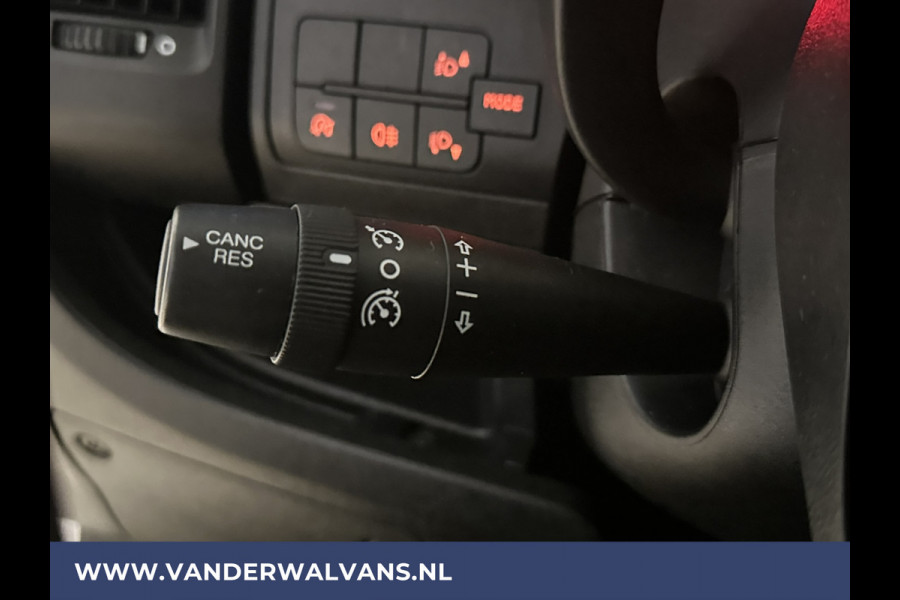 Peugeot Boxer 2.2 BlueHDi 140pk L2H2 Euro6 ** Airco | Navigatie | Camera | Cruisecontrol Trekhaak, Parkeersensoren, Bijrijdersbank, Bluetooth-telefonie