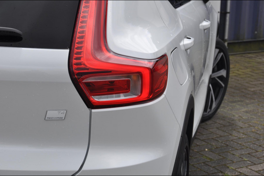 Volvo XC40 T4 211PK Automaat Recharge R-Design / Adaptieve cruise control / BLIS / Elektrische achterklep / Parkeersensoren met 360 Camera / Elektrische stoelen / Achterbank verwarming / Panoramadak / Harman Kardon Audio