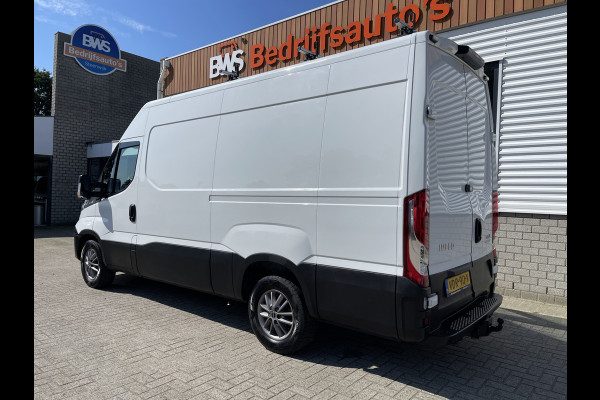 Iveco Daily 35S16V 2.3 Himatic automaat 155pk L2H2 / vaste prijs rijklaar € 23.950 ex btw / lease vanaf € 429 / cruise en climate control / trekhaak 3500 kg / omvormer !