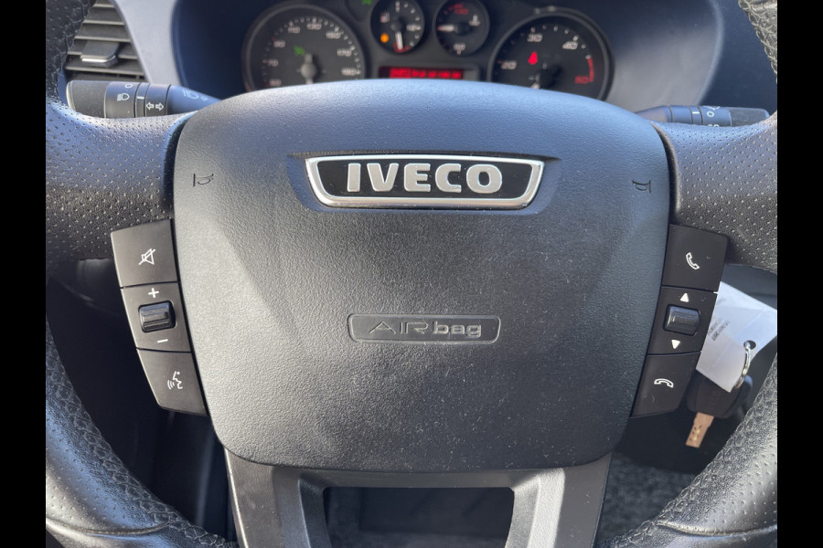 Iveco Daily 35S16V 2.3 Himatic automaat 155pk L2H2 / vaste prijs rijklaar € 23.950 ex btw / lease vanaf € 429 / cruise en climate control / trekhaak 3500 kg / omvormer !