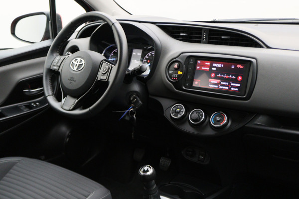 Toyota Yaris 1.0 VVT-i Connect Airco, Camera, Apple Carplay, Rijstrooksensor, Bluetooth, 15''