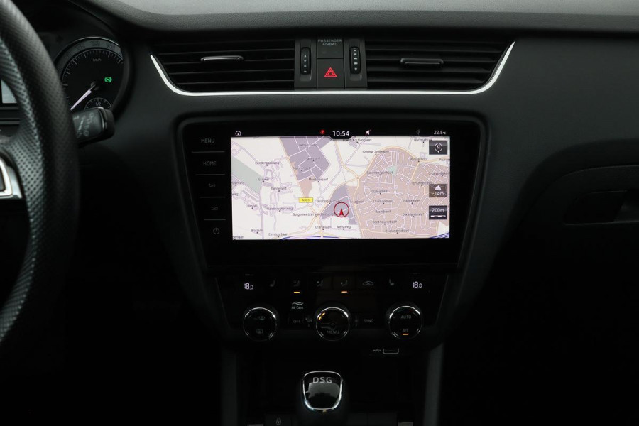 Škoda Octavia 1.0 TSI Style | Leder | Carplay | Stoelverwarming | Canton | Full LED | Park Assist | Keyless | Navigatie | DAB+