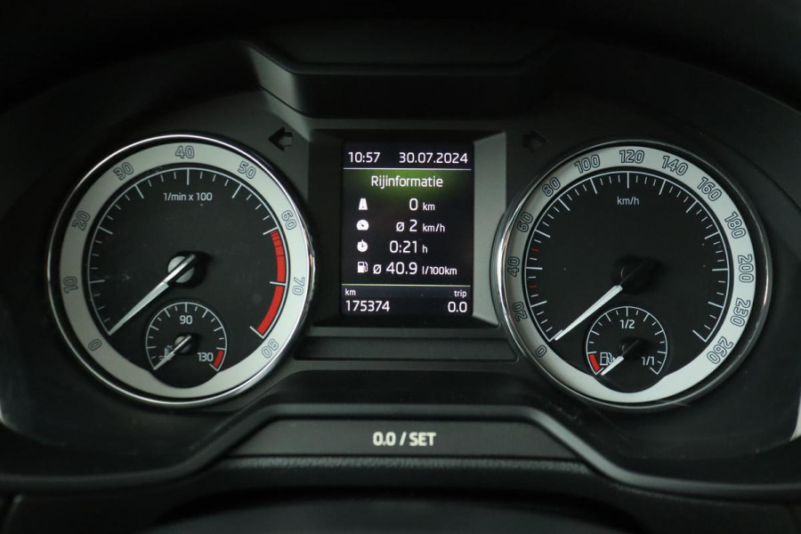 Škoda Octavia 1.0 TSI Style | Leder | Carplay | Stoelverwarming | Canton | Full LED | Park Assist | Keyless | Navigatie | DAB+
