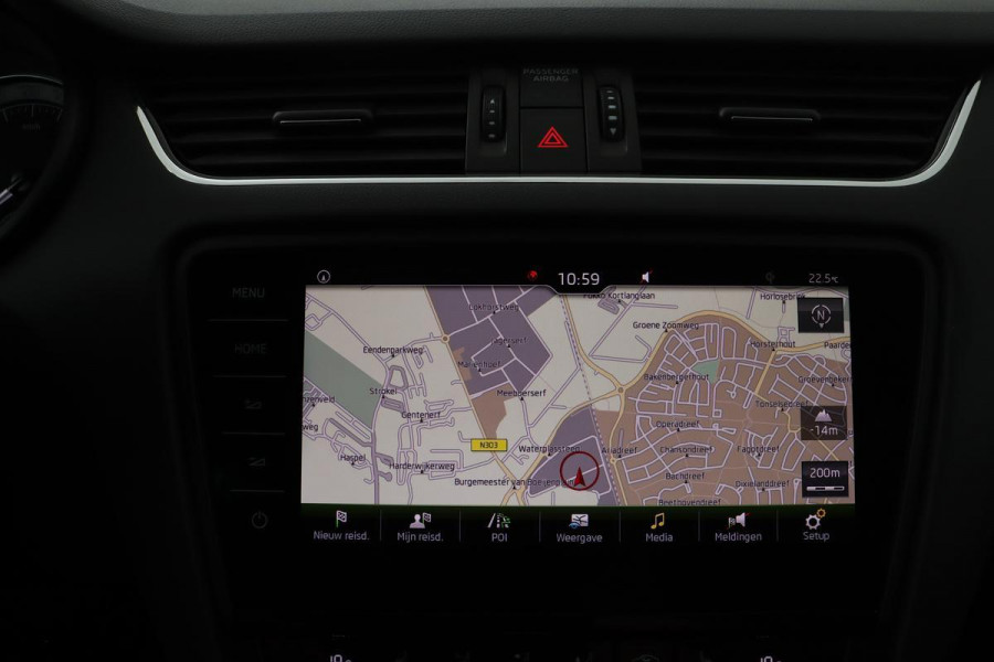 Škoda Octavia 1.0 TSI Style | Leder | Carplay | Stoelverwarming | Canton | Full LED | Park Assist | Keyless | Navigatie | DAB+