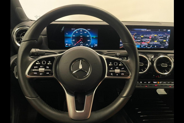 Mercedes-Benz A-Klasse 200 / Camera / DAB / Stoelverwarming