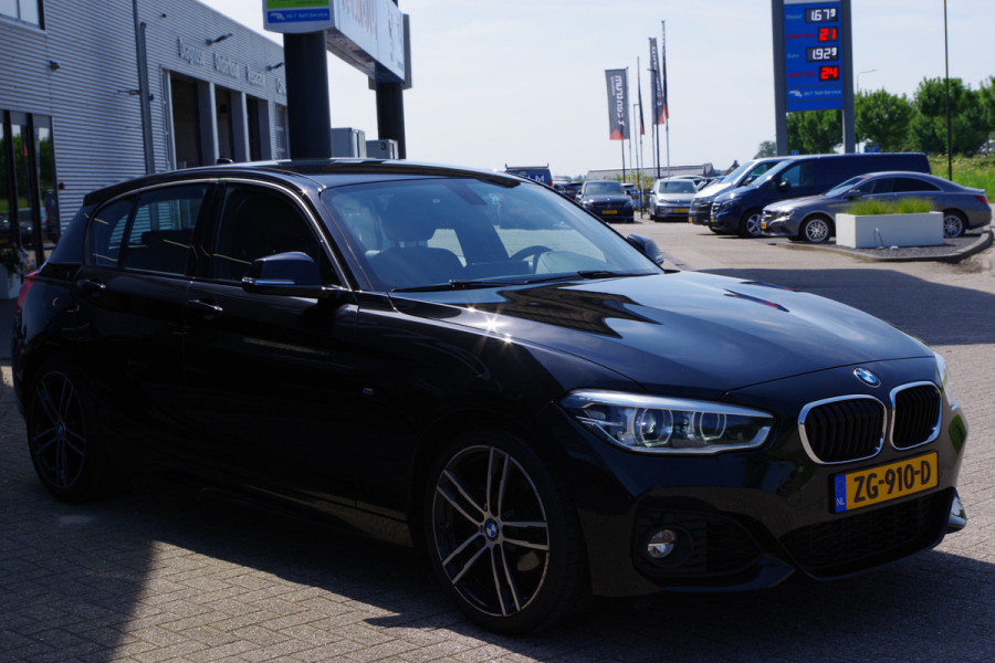 BMW 1-serie 118i 136 PK M-Sport Shadow High Executive, Cruise Control, Navigatie, Leder, LED