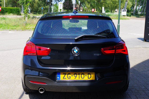 BMW 1-serie 118i 136 PK M-Sport Shadow High Executive, Cruise Control, Navigatie, Leder, LED