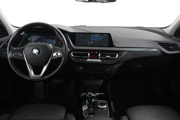 BMW 1-serie 118i Executive Sport-Line (NL auto, 1e Eig, Dealer onderhouden, Navi, Airco 2 zones, PDC, Cruise Control, Etc)