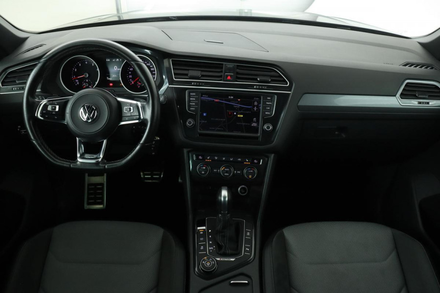 Volkswagen Tiguan 2.0 TSI 4Motion R-Line | Highline | Stoelverwarming | Trekhaak | Navigatie | PDC | Adaptive Cruise | Bluetooth