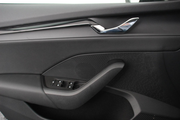 Škoda Octavia Combi 1.5 e-TSI 150pk DSG Edition | Navigatie | Airco | Bluetooth | Led | Parkeer Sensoren