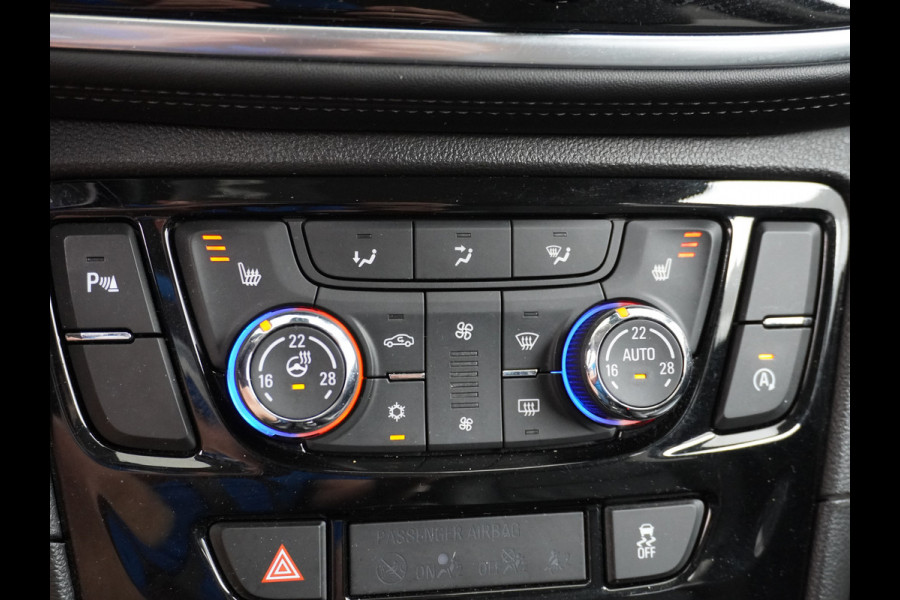 Opel Mokka X T140PK Leer Navi Apple Carplay-Android Camera 19"LMV Ecc Led AGR-Stoelen+Verwarmd Bluetooth Cruise Control PDC Regensensor Keyle Stuurverwarming Start knop Elec. Ramen en Spiegels + inklp. Innovation Super Compleet!